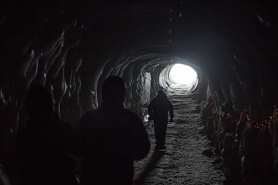 Berlin Wall Escapes - Using A Tunnel
