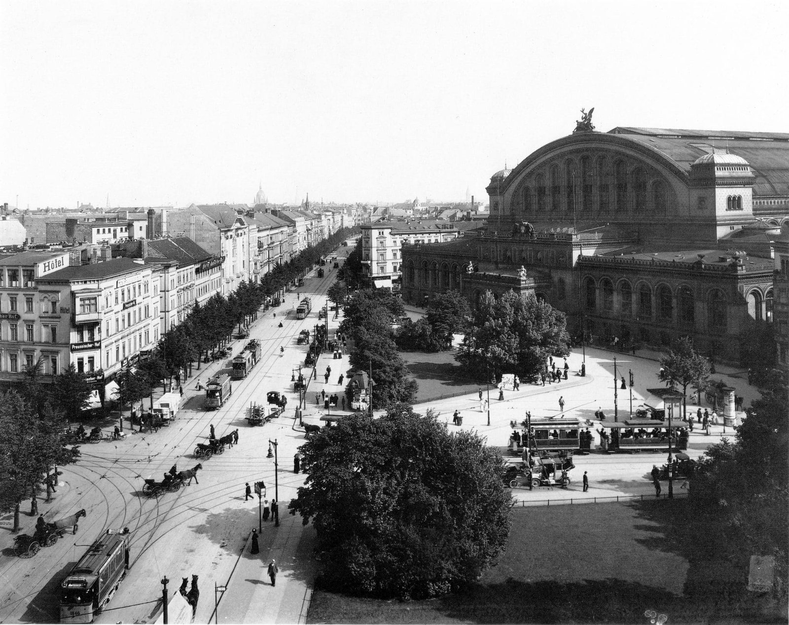 Berlin's Anhalter Bahnhof - the largest train station in Europe in the early 1900s