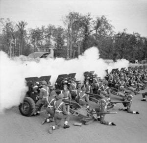 Berlin Experiences - British Victory Parade - Artillery Salute