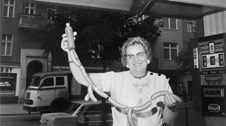 Hertha Heuwer - the inventor of Currywurst - Public Domain