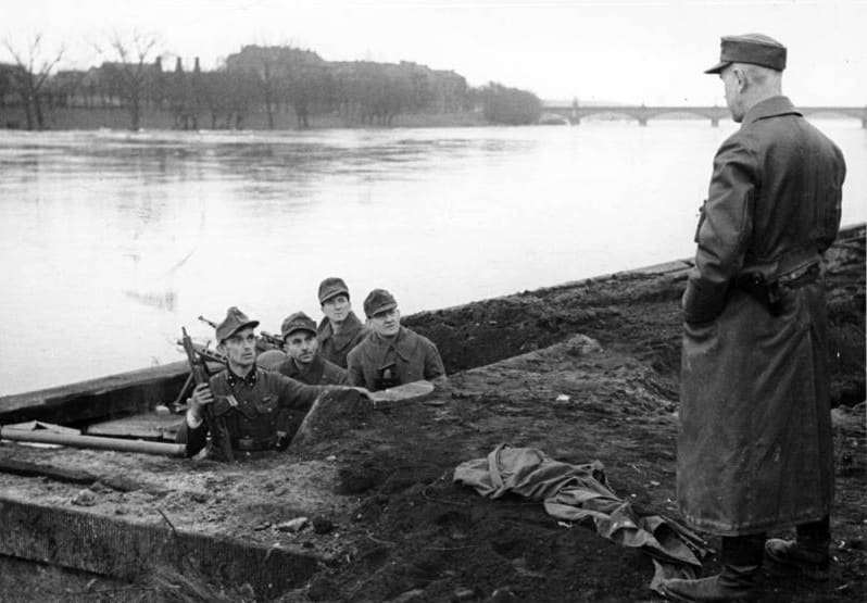 Volkssturm men on the river Oder in 1945