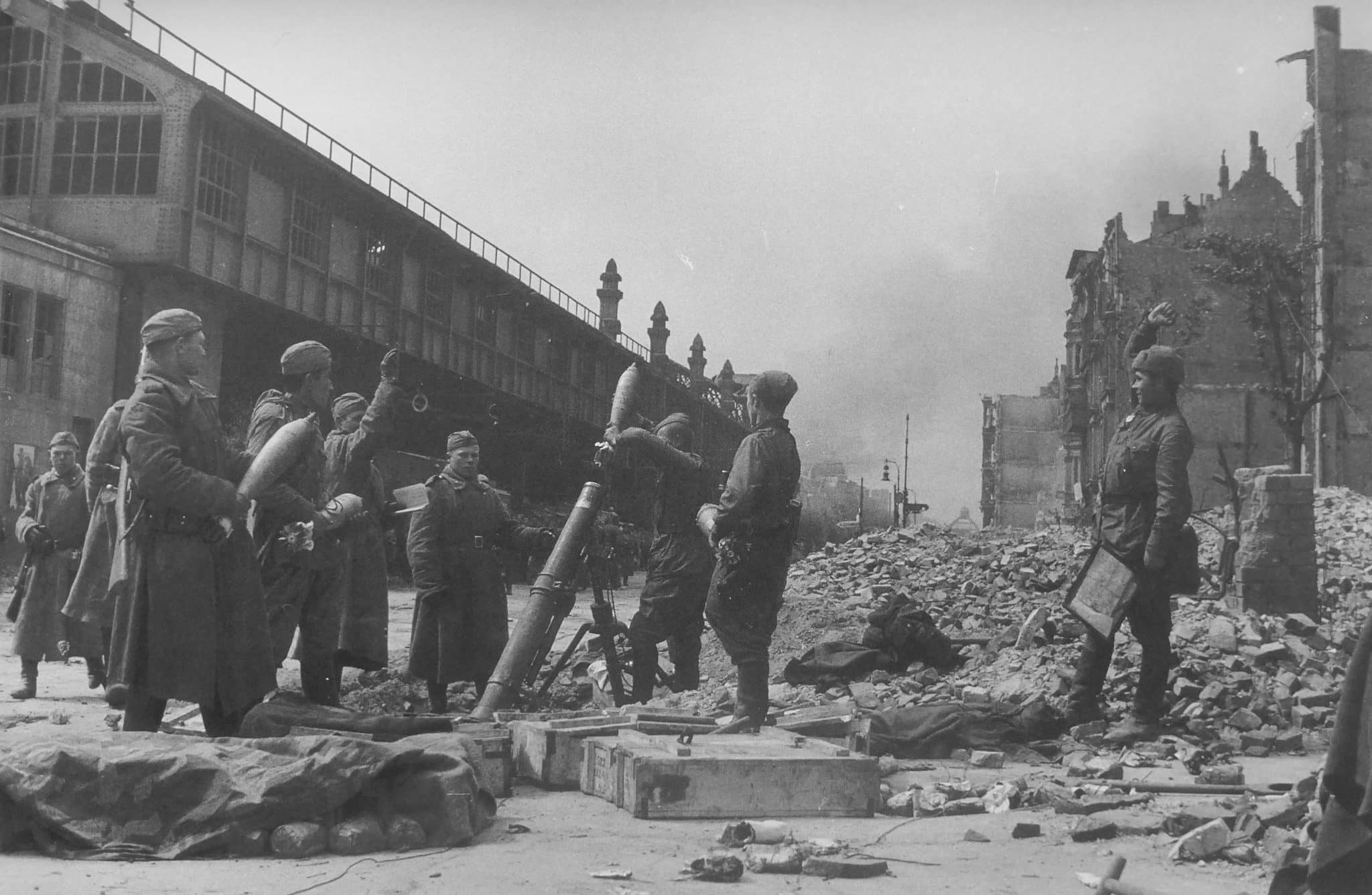 The calculation of the Soviet mortar PM-43 fires at the metro station Bulowstrasse in Berlin