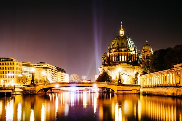 The Berlin Quiz - River Spree