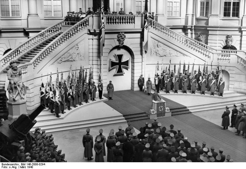 Adolf Hitler gives a speech in the Zeughaus on Unter den Linden, March 10th 1940/Image: Bundesarchiv, Bild 146-2008-0294 / CC-BY-SA 3.0