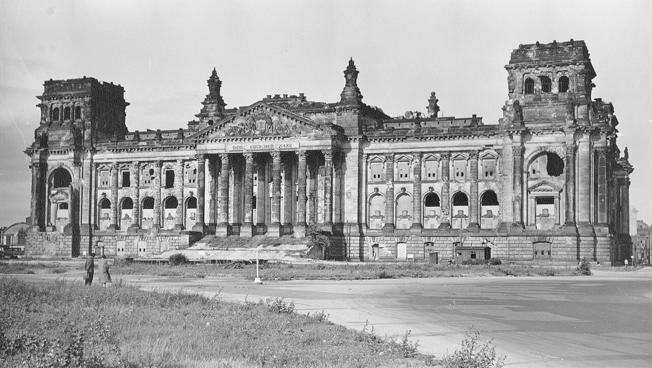 The ruin of the Reichstag in 1952 - Creative-Commons-Lizenz CC0 1.0