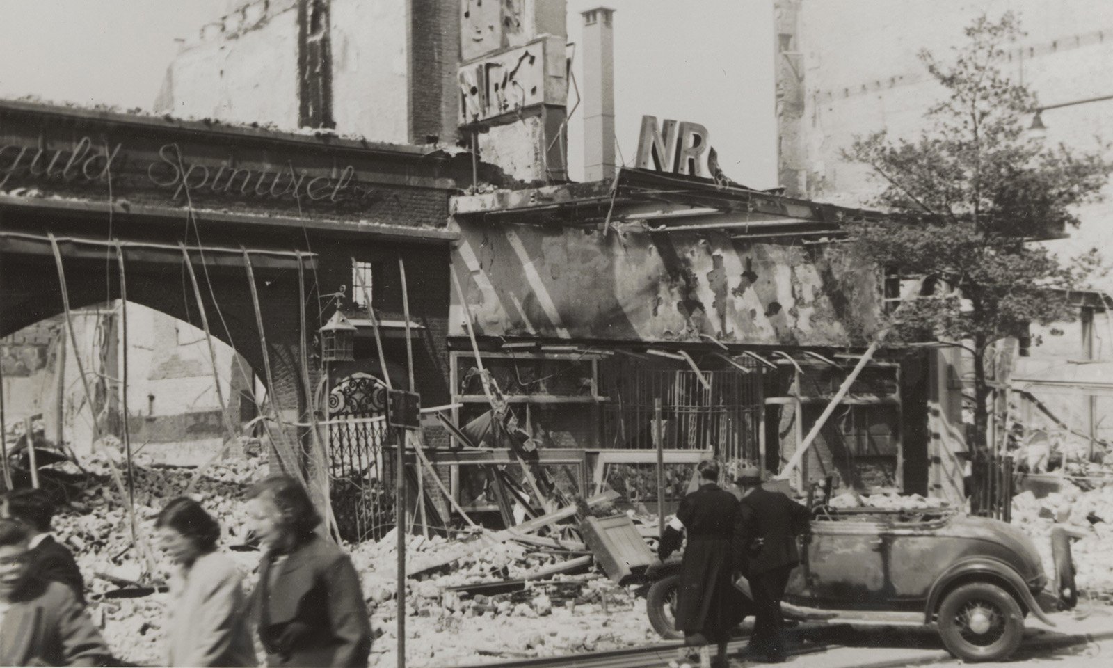 A destroyed cinema in Rotterdam (May 1940) - Public Domain