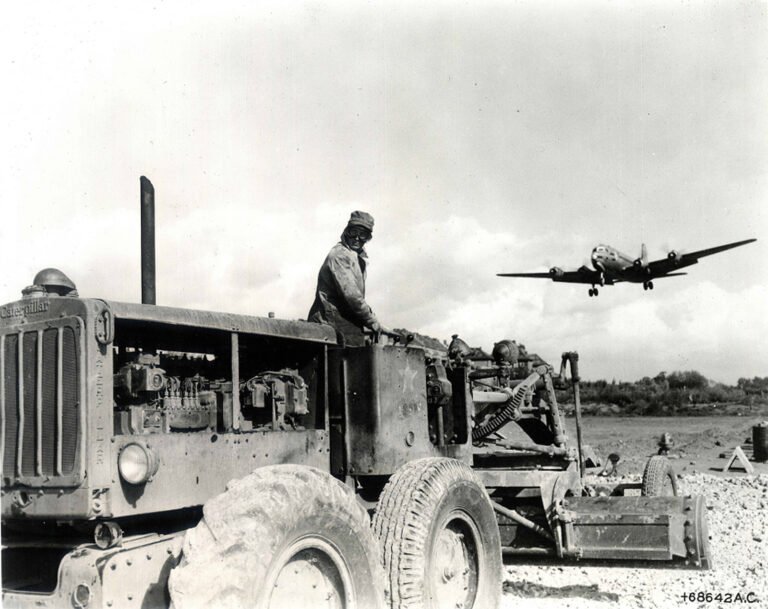 United States Air Force building a runway for Operation Vittles planes (1948) - Public Domain