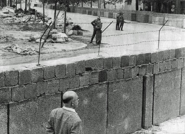 The construction of the first actual Berlin Wall in August 1961 - Public Domain