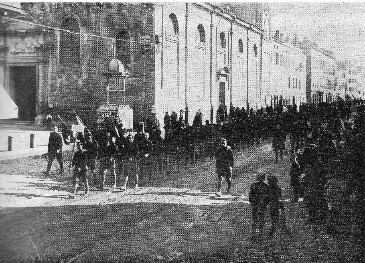 Blackshirts in the streets of Parma (August 1922) - Public Domain