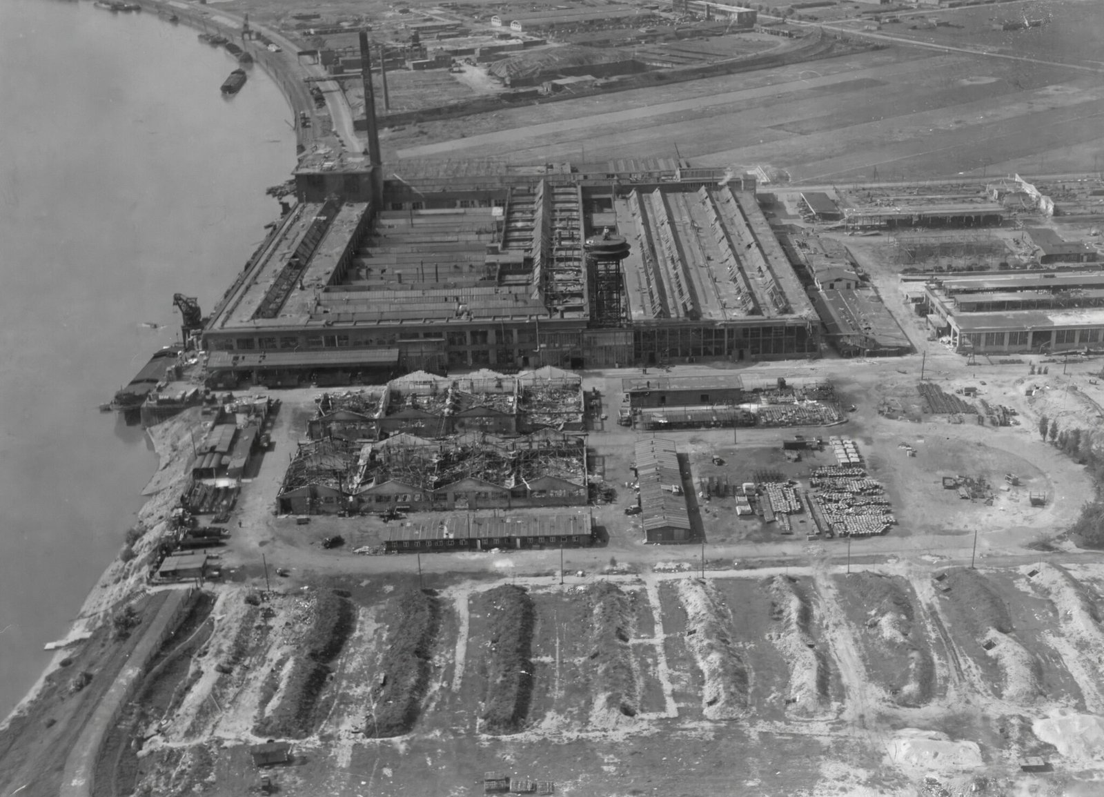 The Ford-Werke in Kölln as soon from the air (1945) - Public Domain
