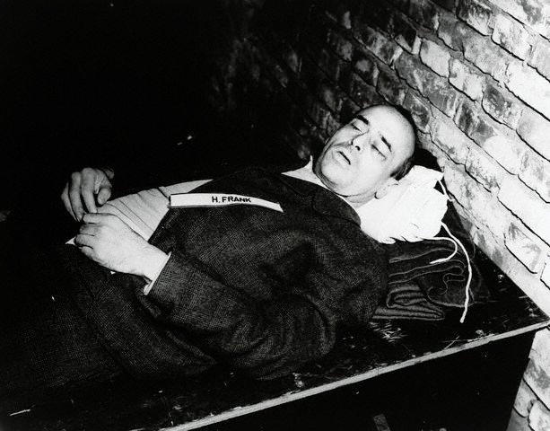 The corpse of Hans Frank after his execution in Nuremberg (1946) - Public Domain