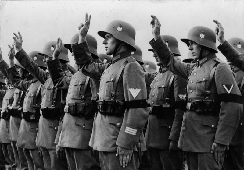 Reichswehr soldiers swearing the Hitler oath in 1934, with hands raised in the traditional schwurhand gesture - Bundesarchiv, Bild 102-16108A / CC-BY-SA 3.0