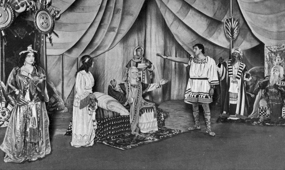 A production of Ben Hur featuring the 'Roman Salute' - Public Domain