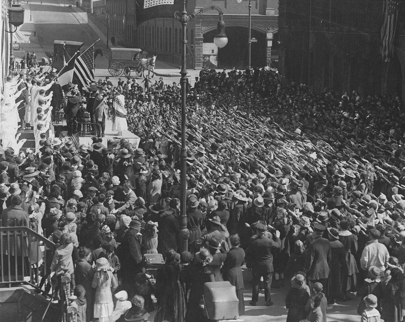 New York schoolchildren and their families celebrate the entrance of the United States into the First World War (1917) - Public Domain