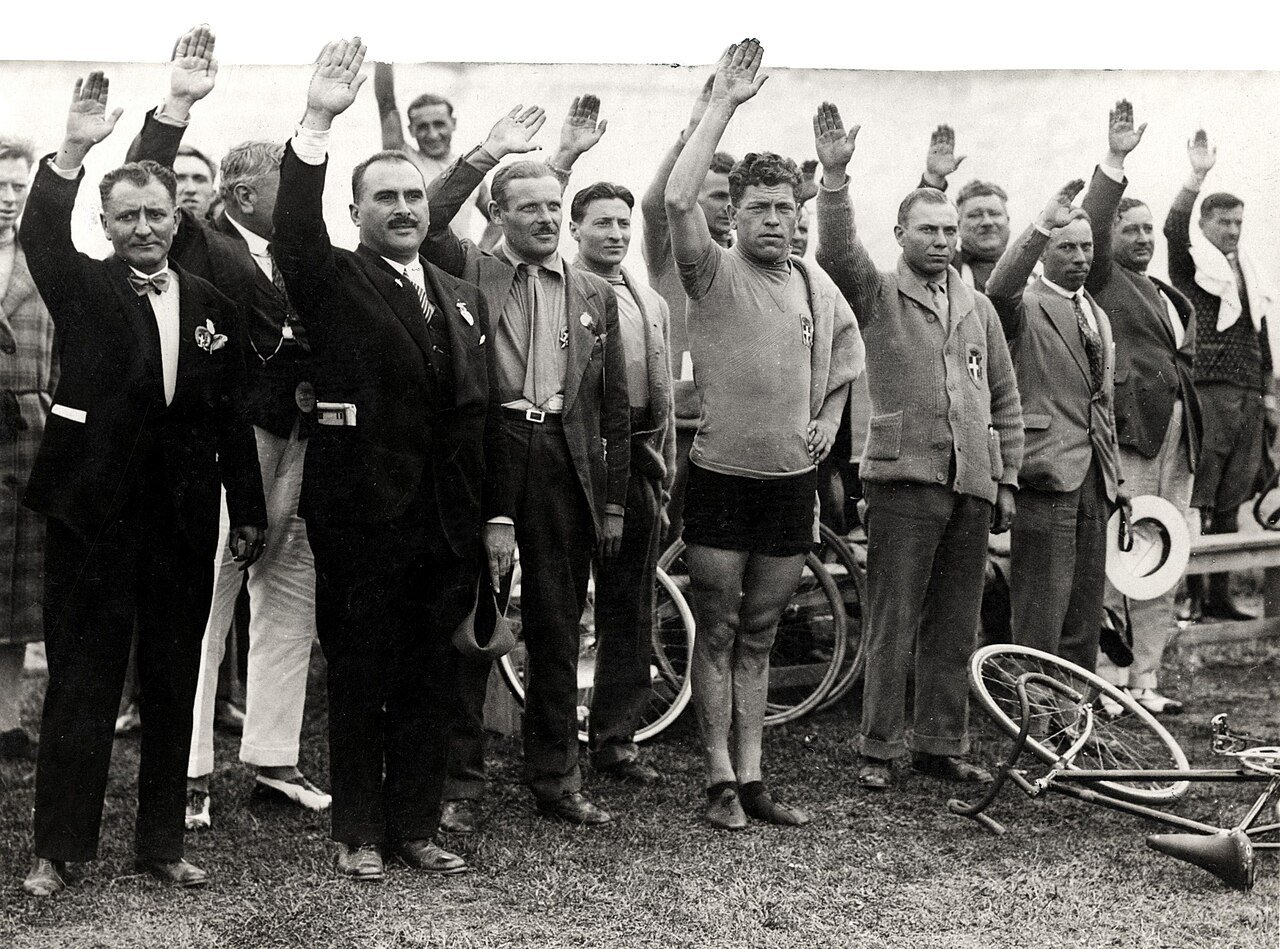 Italians at the 1928 Olympics Games in Amsterdam present the 'Roman Salute' - Public Domain