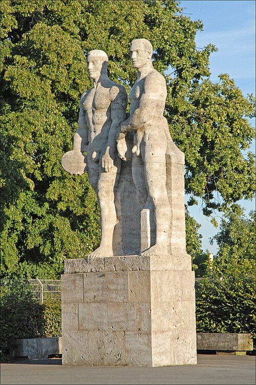 The Discus Throwers at the Olympiastadion by Karl Albiker - Jean-Pierre Dalbéra
