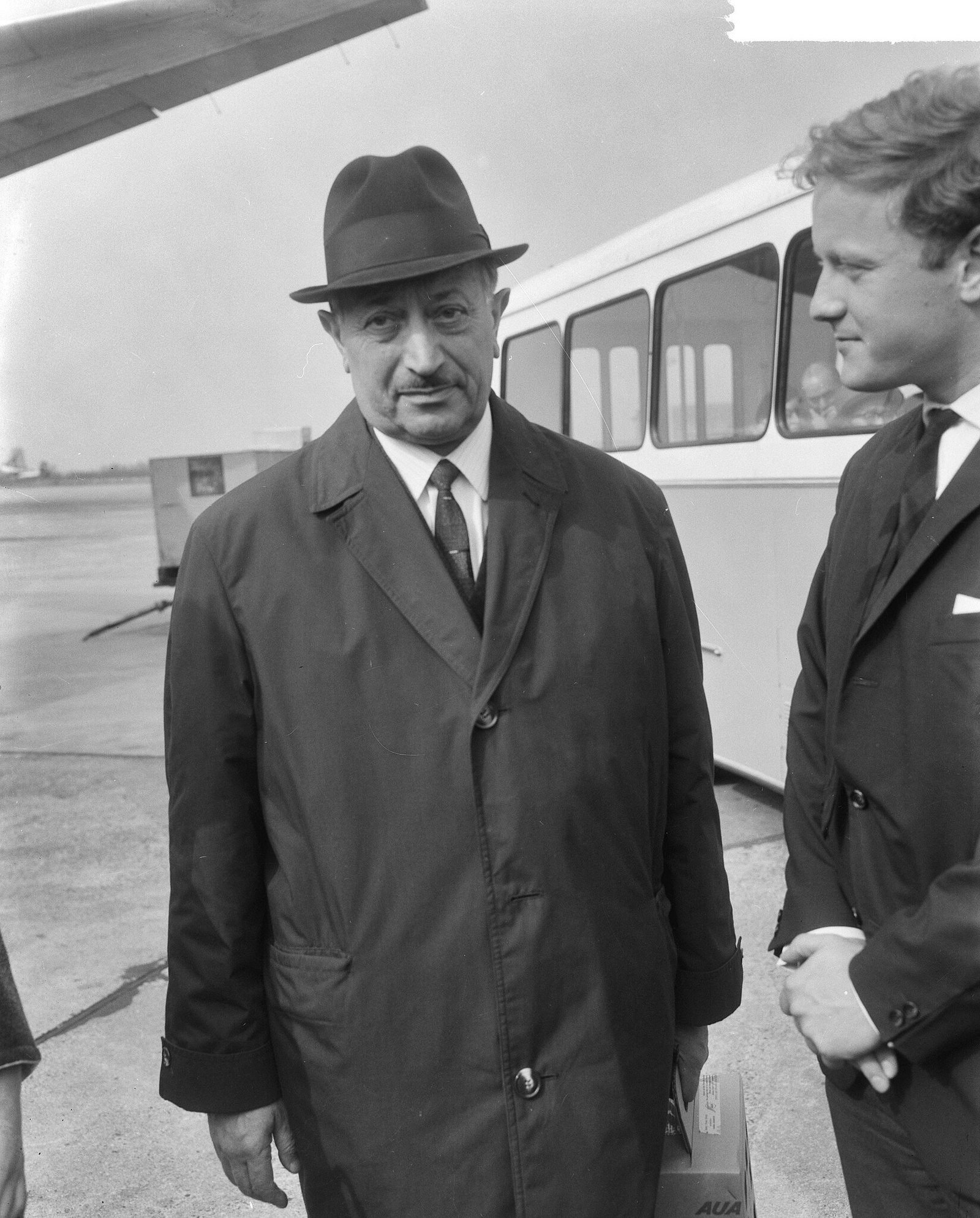 Famed 'Nazi Hunter', Simon Wiesenthal, one year after Hermine Braunsteiner-Ryan was located (1964) - Joop van Bilsen / Anefo